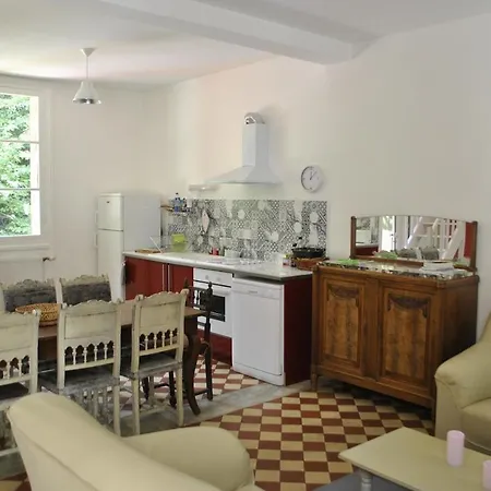 Du Château Des Chaînées Chevregny