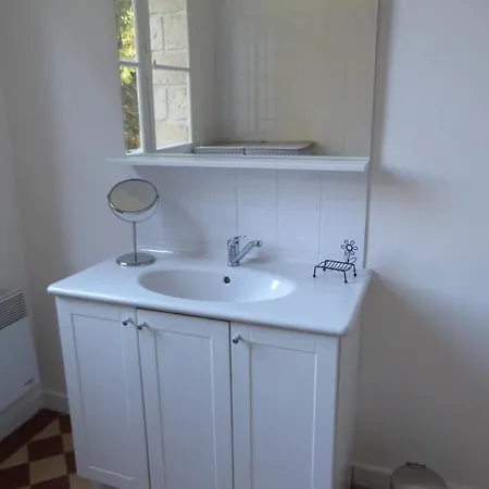 Chateau Des Chainees Apartment *