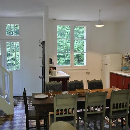 Du Château Des Chaînées * Chevregny