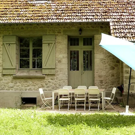 Chateau Des Chainees