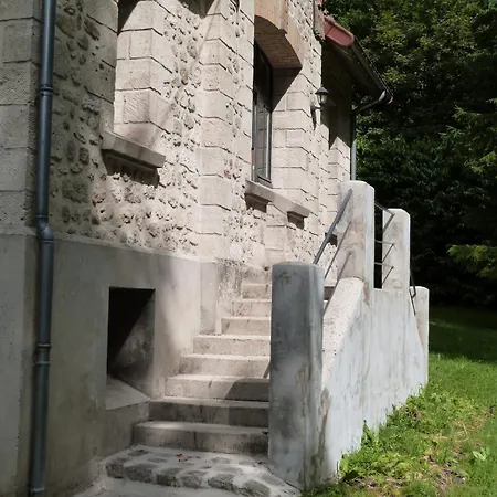 Chateau Des Chainees * Chevregny