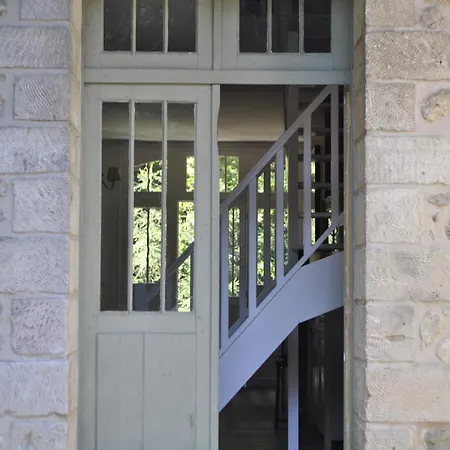 Chateau Des Chainees
