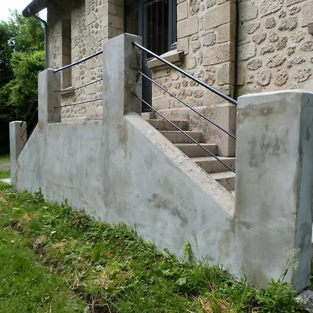 Chateau Des Chainees