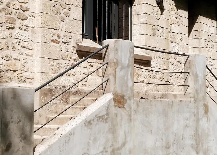 Du Chateau Des Chainees *