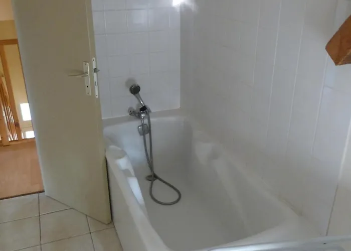 Du Chateau Des Chainees