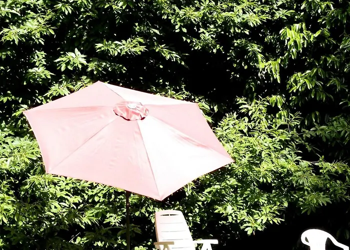 Du Chateau Des Chainees Chevregny