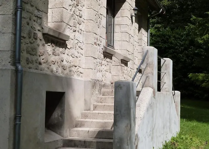 Du Chateau Des Chainees * Chevregny